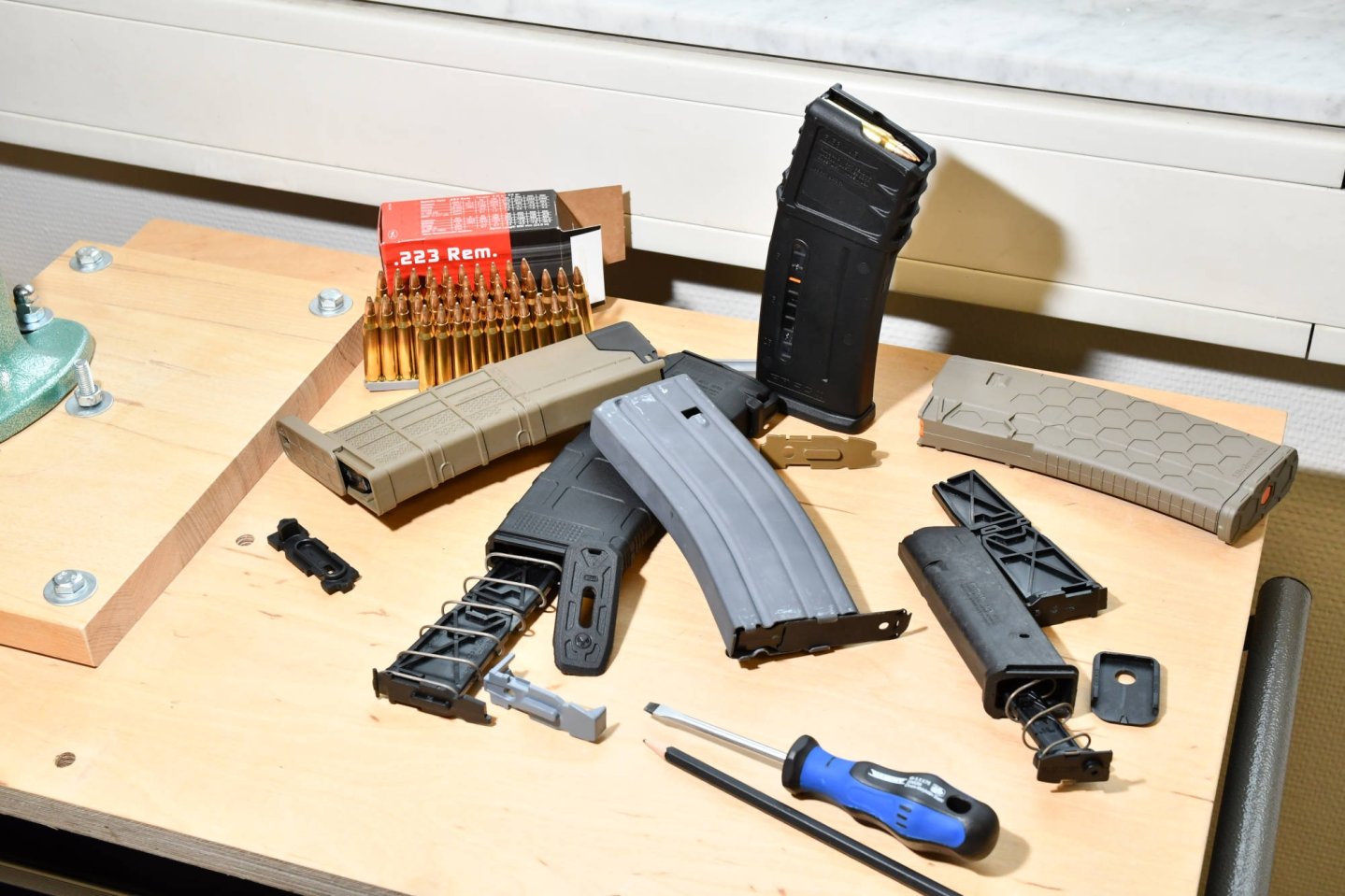 Neue MagzineBlocks Magazinbegrenzer für dynamische Schießsportdisziplinen Verschiedene Magazine und MagazineBlocks Magazinbegrenzer.