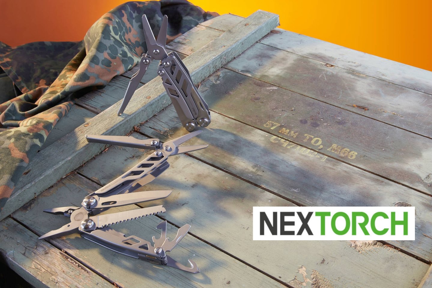 Test: Nextorch Nextool Flagship Pro 2019 DE – für Deutschland kommt das Multitool jetzt mit Nagelhau Zwei Nextorch Nextool aufgeklappt, um die Funktionen zu zeigen