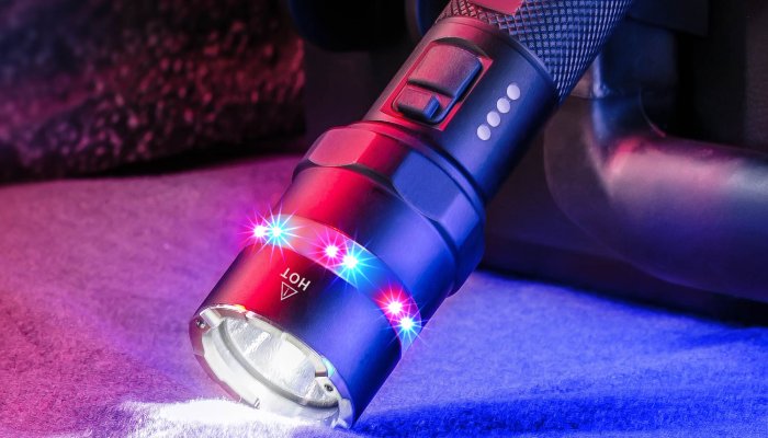 nextorch: Neu von Nextorch für 2022: Die Taschenlampe P83 mit 360-Grad-Rundumleuchte und Glasbrecher