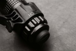 Nextorch TA30 Taschenlampe: Ein Leichtgewicht für den harten Einsatz Nextorch-TA-30-taktische-LED-Taschenlampe-mit-Glasbrecher-Funktion-Heckschalter-fuer-Lichtmodi.JPG