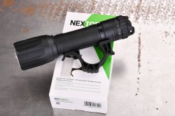 NEXTORCH – wir stellen den Hersteller von Taschenlampen für professionelle Anwender und die neue TA30 MAX vor NEXTORCH TA30 MAX mit FR2 Führungshilfe