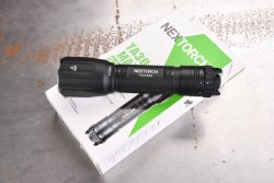 NEXTORCH – wir stellen den Hersteller von Taschenlampen für professionelle Anwender und die neue TA30 MAX vor NEXTORCH TA30 MAX auf Verpackung