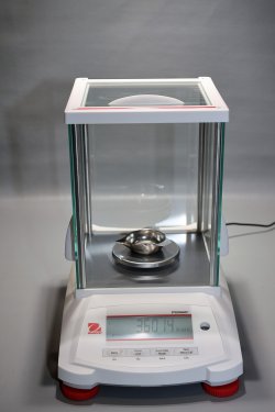 RCBS Charge Master Link, Charge Master Supreme und Matchmaster: Was können die elektronischen Pulverfüller? Die Ohaus Laborwaage zum gegengeprüft