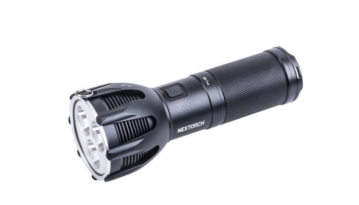 nextorch: Das Kraftpaket im handlichen Format: Die brandneue Hochleistungs-Suchlampe Nextorch Saint Torch 30 V2.0