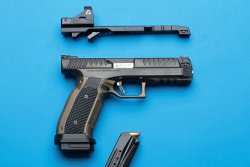 Inhalt: caliber 11+12/2019 Doppelausgabe Laugo Arms Alien mit austauschbarer Visierschiene und MRDS.