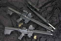 caliber 2/2020 Oberland Arms OA-15 BL M9 (Mitte), OA-15 BL M9 Short (unten) und Wechselsystem