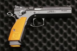 caliber 7+8/2019 CZ 75 Tactical Sports Orange rechte Seitenansicht