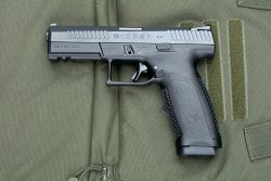 caliber 9/2019 CZ P-10 F in linker Seitenansicht