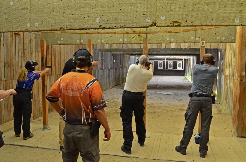 leuchtpunktvisier: Inhalt: caliber 10 / 2013 leuchtpunktvisier: Inhalt: caliber 10 / 2013