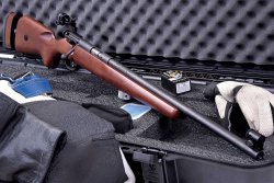 caliber 10/2016 Savage Arms L144A1 Cadet Target Rifle in .22 lr auf Waffenkoffer mit Zubehör.