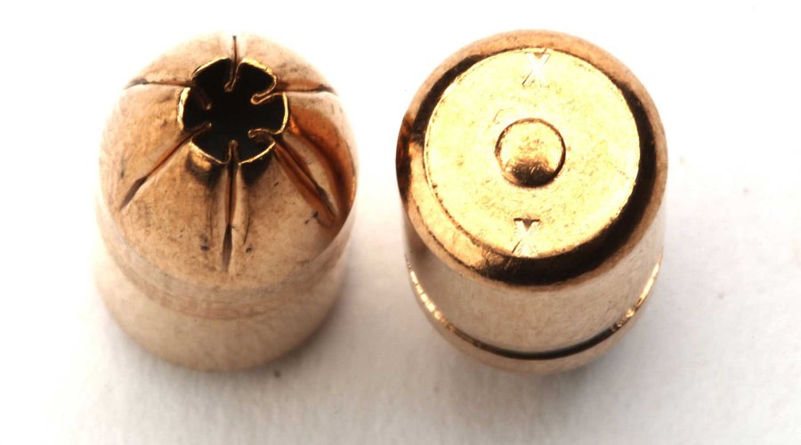 caliber 11+12/2016 Das GECO Hexagon 180 Grains-Geschoss in .357 Magnum in Frontal- und Rückansicht.