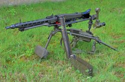 caliber 2/2018 Das zivile halbautomatische Selbstladegewehr Hessen Arms M3 in 7,62x51 mm NATO auf klassischer Feldlafette.