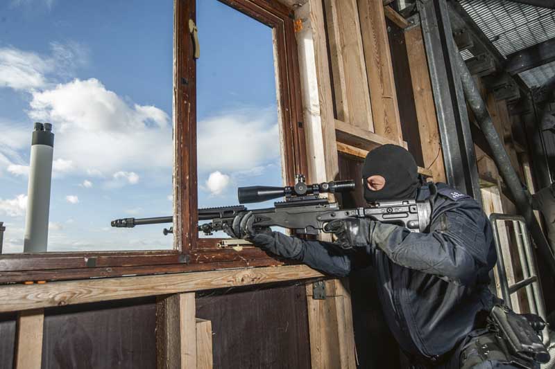 1911er: Inhalt: caliber 3 / 2014