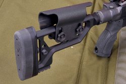 caliber 6/2017 Rechte Seite der Tikka T3x TAC A1-Schulterstüze.
