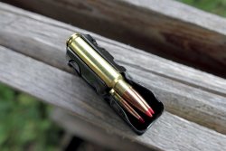 caliber 9/2018 Patronen in 7 mm-08 Ackley Improved in einem Savage-Magazin.