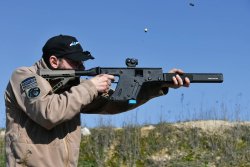 caliber 2/2021 KRISS Vector G2 CRB auf dem Schießstand