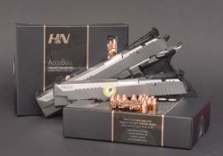 caliber 3/2022 jetzt im Handel, wieder vollgepackt mit Tests und aktuellen Infos AccuBall von H&N mit SIG Sauer Pistole.
