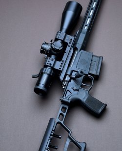caliber 4/2022 jetzt im Handel, wieder vollgepackt mit Tests und aktuellen Infos SIG Sauer Cross im Detail des Systems.