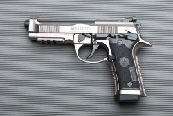 caliber 5/2020 Beretta 92X Performance in linker Seitenansicht