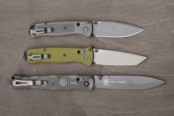 caliber 5/2021 Benchmade 391BK SOCP, 537 Bailout und 535 Bugout (v.u.).
