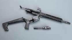 Inhalt: caliber 10/2020 HERA Arms 7SIX2 aufgeklappt