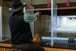 Inhalt: VISIER 10/2020 Schwarzpulver-Schütze auf einem Holzpferd