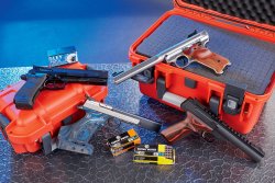 VISIER 11/2020 KK-Pistolen im Test: Beretta 87 Target, Ruger Mk IV Competition, Browning Buckmark Field Target und Hämmerli X-Esse SF (im Uhrzeigersinn).
