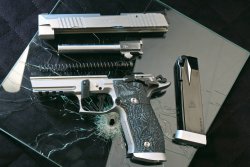 VISIER 12/2019 SIG Sauer P226 X-Five Performance zerlegt