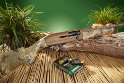 VISIER 2/2020 Franchi Afinity 3 Elite Bronze auf einem Baumstamm