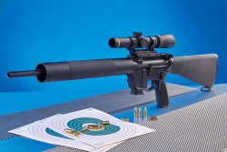 VISIER 2/2020 TROY M5 auf blauem Hintergrund