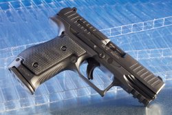 VISIER 3/2020 Walther Q4 SF in rechter Seitenansicht