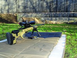 VISIER 5/2019 Savage 110FCP in GRS Bifrost auf einem Schießstand.
