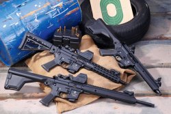 VISIER 8/2019 Schmeisser AR15-9 Sport L, Schmeisser AR15-9 S4F und Schmeisser AR15-9 Sport S (v.l.)