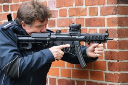 VISIER 8/2020 Markus Stappen mit Heckler & Koch MP5-E