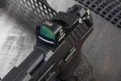 VISIER 5/2020 Digital: Lesen Sie das E-Paper von VISIER, ohne das Haus verlassen zu müssen! NOBLEXsight IPSC auf Heckler & Koch SFP9 L OR