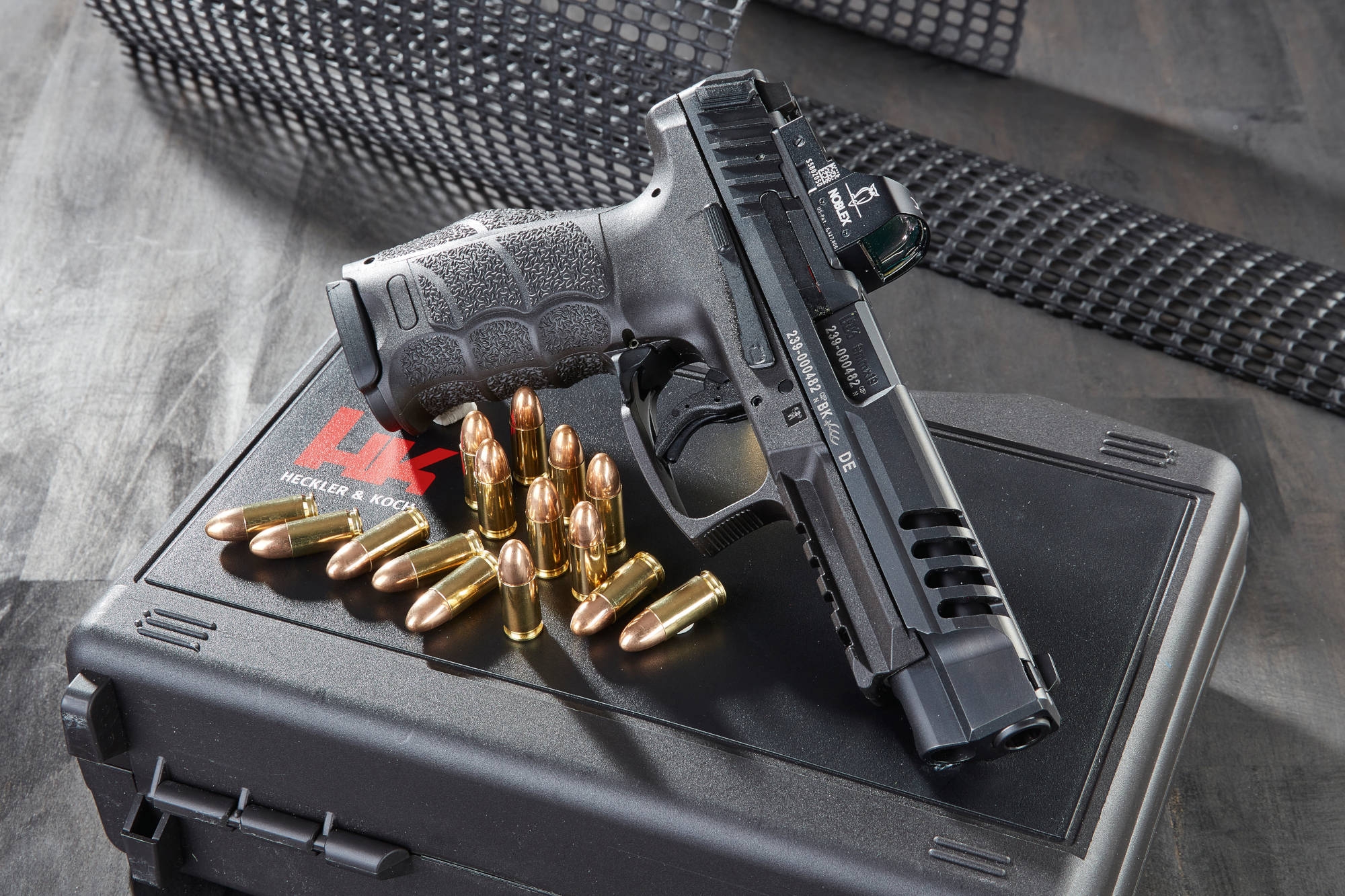 Zeitschrift Visier: Vorschau VISIER 5/2020 + Digital: Lesen Sie auch das E-Paper von VISIER, ohne das Haus verlassen zu müssen!