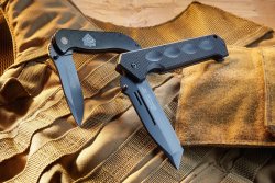 VISIER 5/2021 Die PUMA-SGB-Messer blackcat (o.) und bobcat (u.)