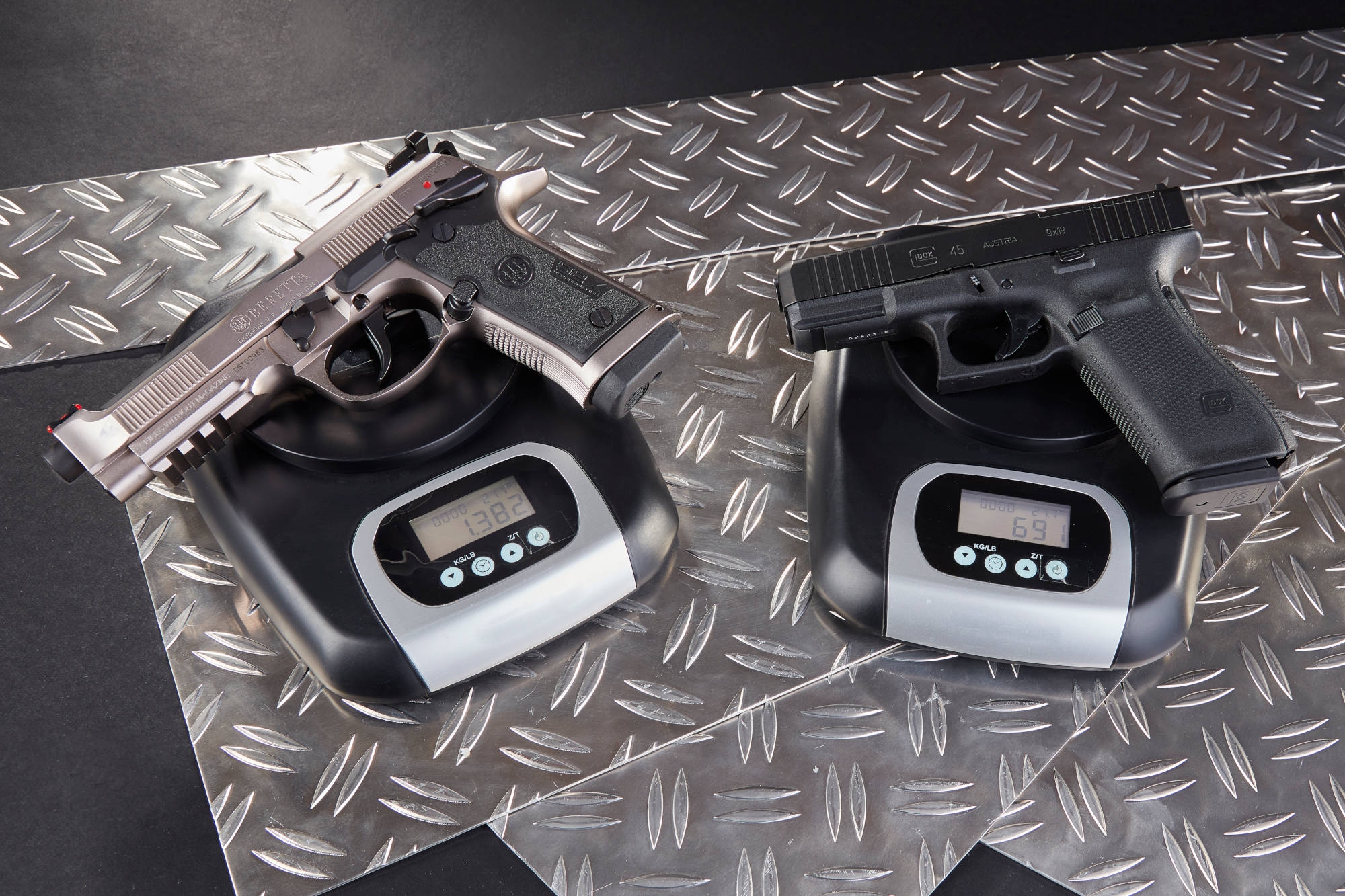 Zeitschrift Visier: Vorschau VISIER 6/2020 + Digital: Lesen Sie auch das E-Paper von VISIER, ohne das Haus verlassen zu müssen!