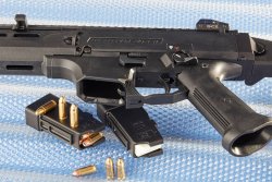 VISIER 6/2021 Magazinschacht der CZ Scorpion Evo 3 S1