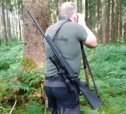 VISIER 8/2021 Jäger mit der Thompson/Center Compass II.