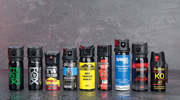 Diverse Reizgassprays in der Standardgröße von 40 bis 60 ml.