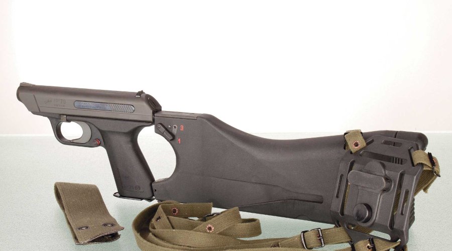 VISIER 2/2017 Heckler & Koch VP 70 in 9x19mm mit Schulterstütze und Tragegurt.