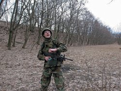 Schießsport 2.0: E-Sport-Profi und Airsofter Alexander Nogin beim MilSim-Spielen. Schießsport 2.0: E-Sport-Profi und Airsofter Alexander Nogin beim MilSim-Spielen.