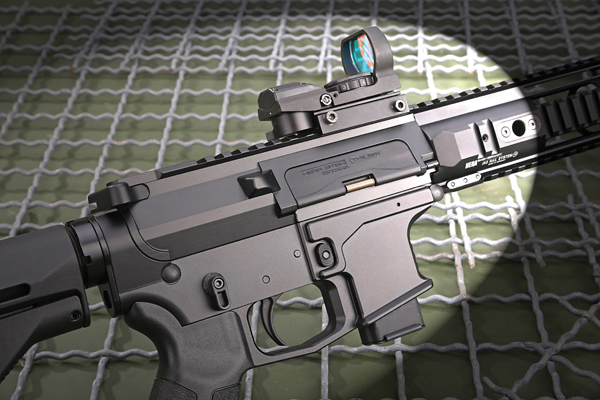 ar-15: VISIER 10/2014 jetzt neu am Kiosk!