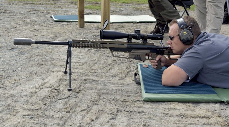 VISIER 11/2018 Alexander Losert im Liegendanschlag mit Steelcore Cyclone.