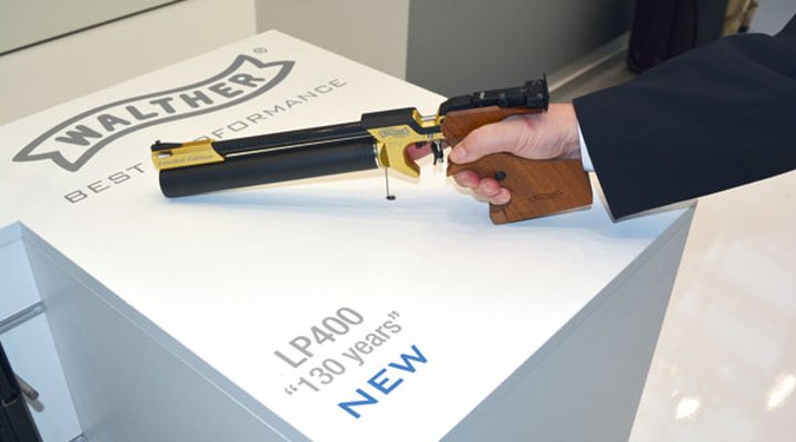 Die limitierte Walther LP 400 auf dem UMAREX-Stand bei der IWA OutdoorClassics 2016.