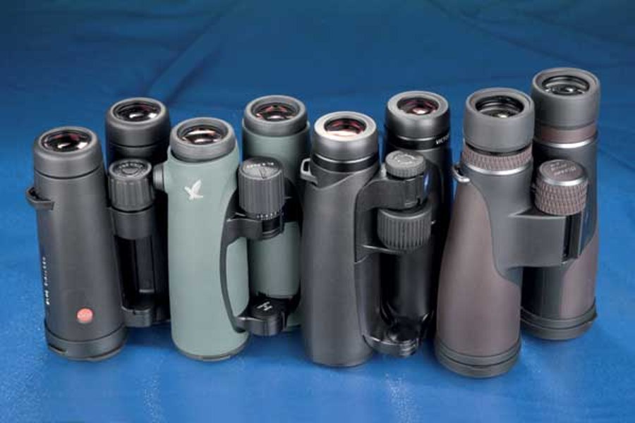 VISIER 11/2017 In Reihe aufgestellt Leica Noctivid 8x42, Swarovski EL 8,5x42 W B, Zeiss Victory SF 8x42 und Blaser Primus 8x42.