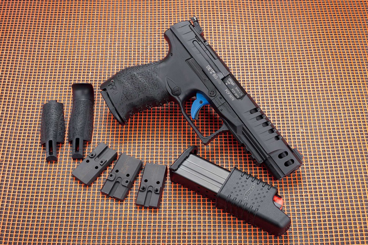 VISIER 12/2016: Zur sportlichen Sonderrausstattung der Walther Q5 Match in 9 mm Luger zählen die Schlittenfräsungen und ein Fiberglas-Leuchtkorn.