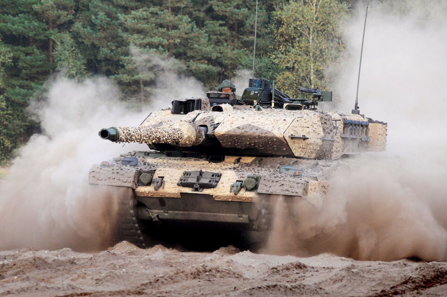 VISIER Special 79 "Moderne Kampfpanzer und Gefechtsfahrzeuge" VISIER Special 79 "Moderne Kampfpanzer und Gefechtsfahrzeuge"