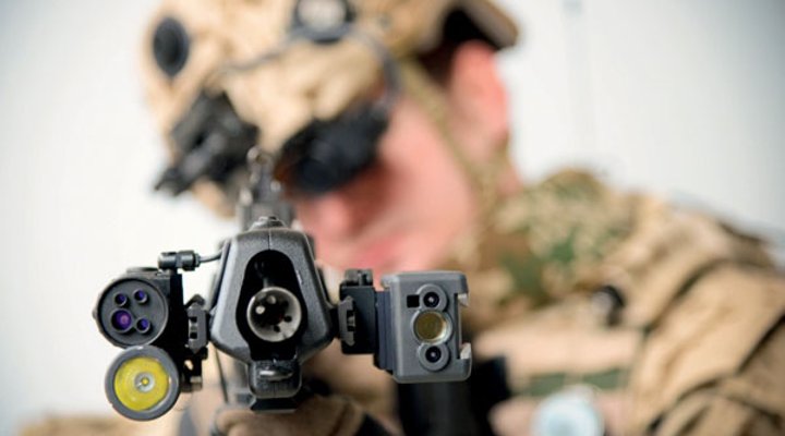 Soldat mit G36 und Lasermodul